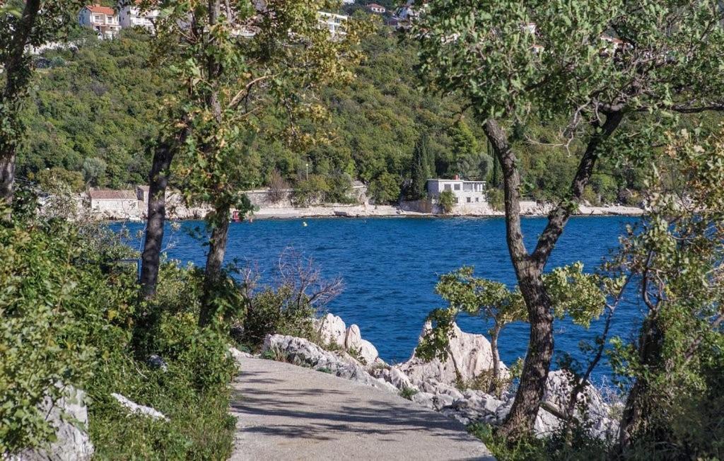 Apt Ivanka Драмаль Экстерьер фото